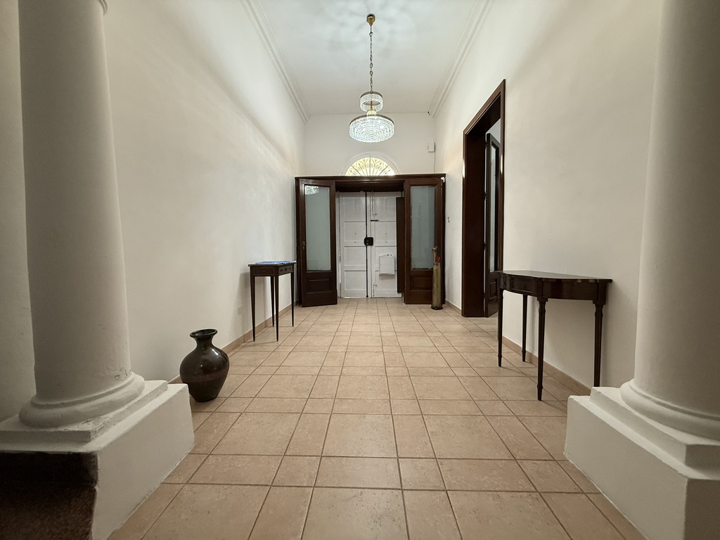 sliema-townhouse-to-let-sunny-climate-christies-malta